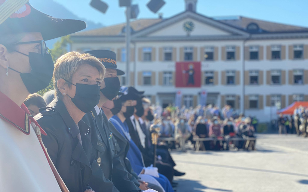 La consigliera federale Keller-Sutter alla Landsgemeinde di Glarona