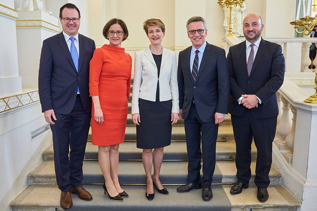 Thomas Zweifelhofer (Liechtenstein), Johanna Mikl-Leitner (Österreich), Simonetta Sommaruga (Schweiz), Thomas de Maizière (Deutschland), Etienne Schneider (Luxemburg)