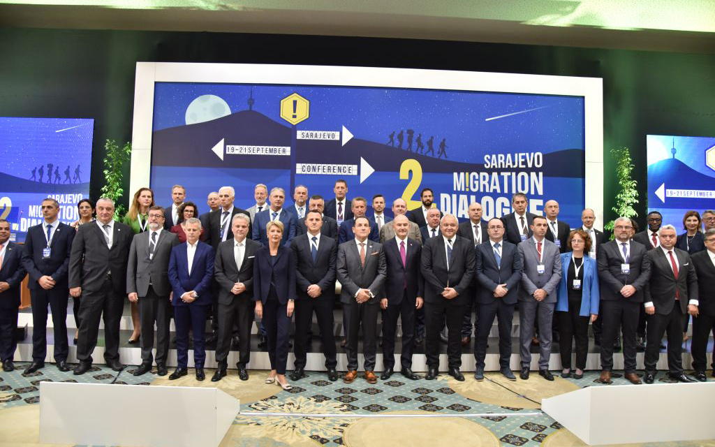 Photo de groupe des participants à la conférence