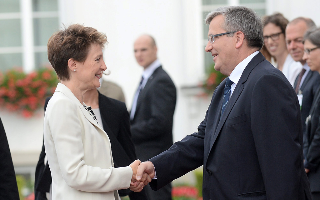 La présidente de la Confédération Simonetta Sommaruga reçue par le président de la République de Pologne Bronisław Komorowski (Photo: Keystone)
