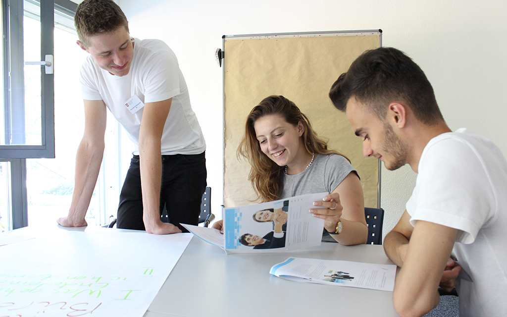 Les apprentis au travail