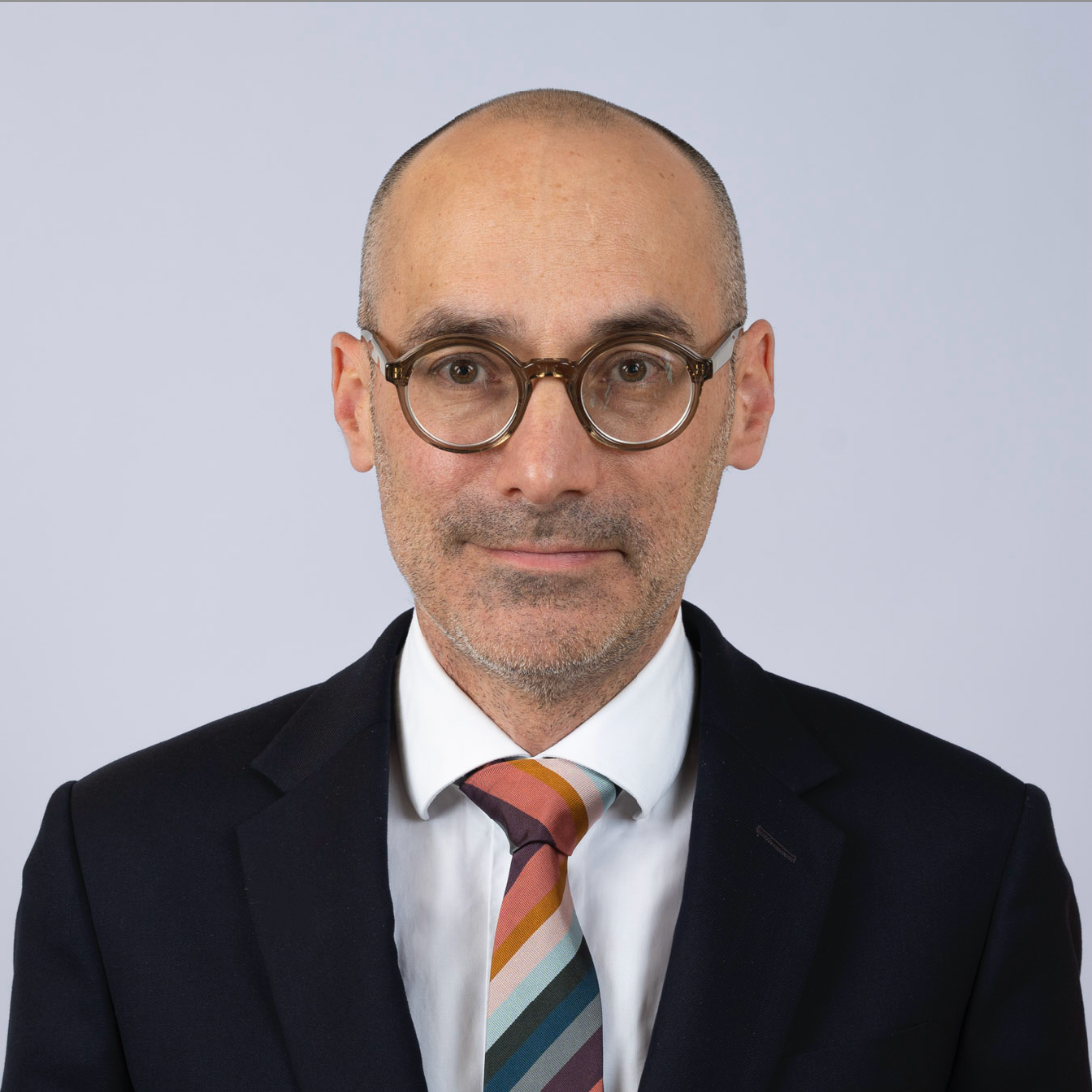 Oliver Washington, Capo comunicazione DFGP