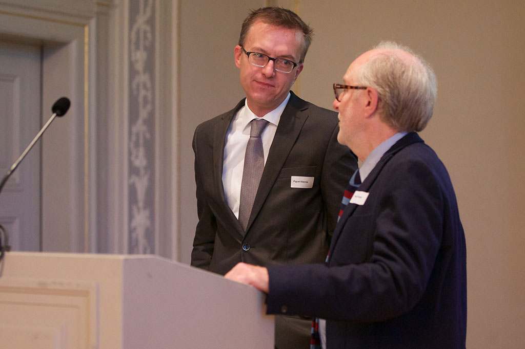 EKM-Vizepräsident Etienne Piguet im Gespräch mit Roger Zetter