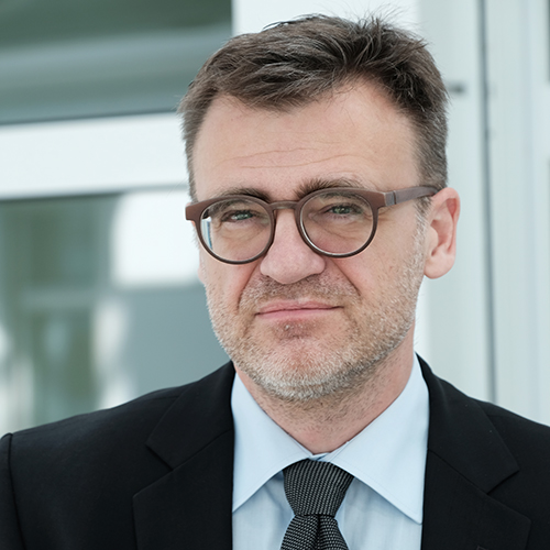 Daniel Bach, Capo Informazione e comunicazione